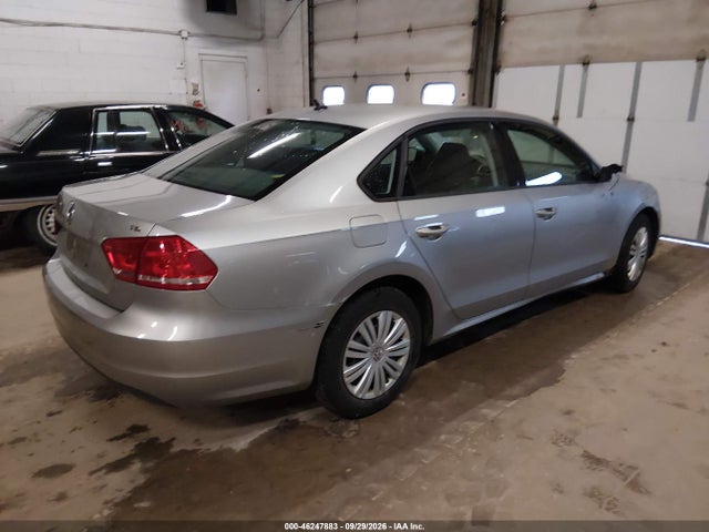 Продаж на аукціоні авто 2014 Volkswagen Passat 1.8t S, vin: 1VWAS7A31EC069735, номер лоту: 46247883