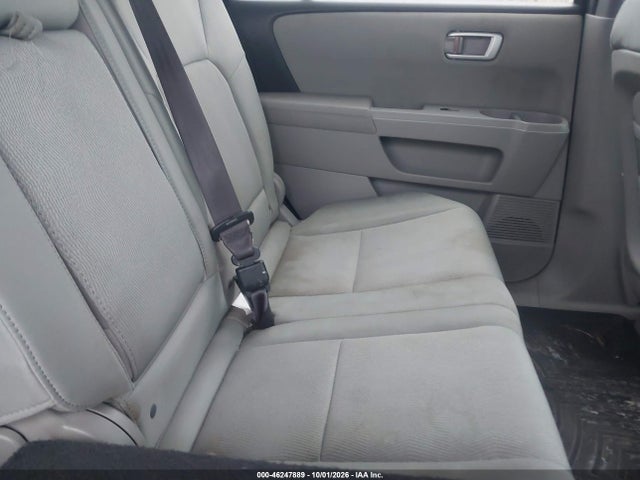 46247889 :رقم المزاد ، 5FNYF4H23BB507588 vin ، 2011 Honda Pilot Lx مزاد بيع