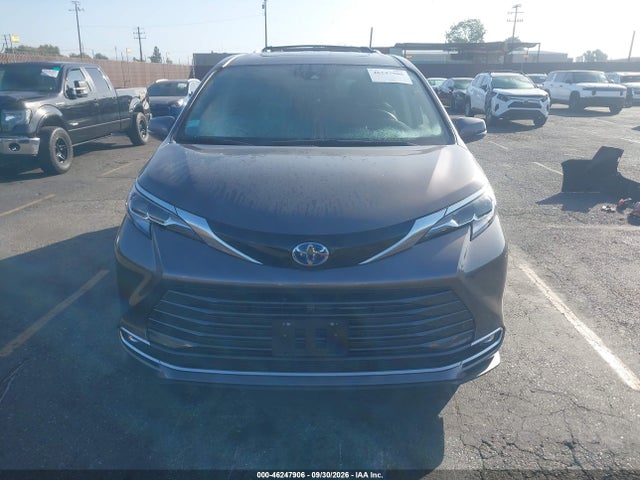 Продаж на аукціоні авто 2023 Toyota Sienna Platinum, vin: 5TDERKECXPS177981, номер лоту: 46247906