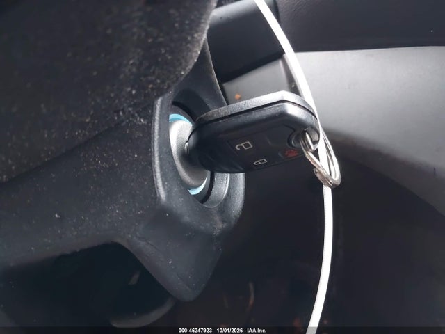 46247923 :رقم المزاد ، 1FMCU9G91HUD33396 vin ، 2017 Ford Escape Se مزاد بيع