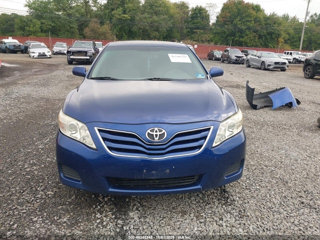 46248349 :رقم المزاد ، 4T4BF3EKXBR107671 vin ، 2011 Toyota Camry Le مزاد بيع