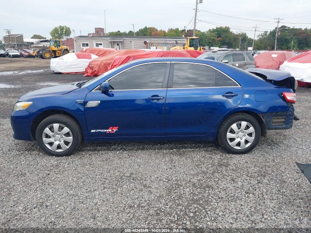 46248349 :رقم المزاد ، 4T4BF3EKXBR107671 vin ، 2011 Toyota Camry Le مزاد بيع
