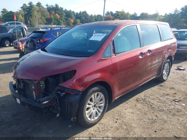 46248447 :رقم المزاد ، 5TDKA3DC2BS007026 vin ، 2011 Toyota Sienna مزاد بيع