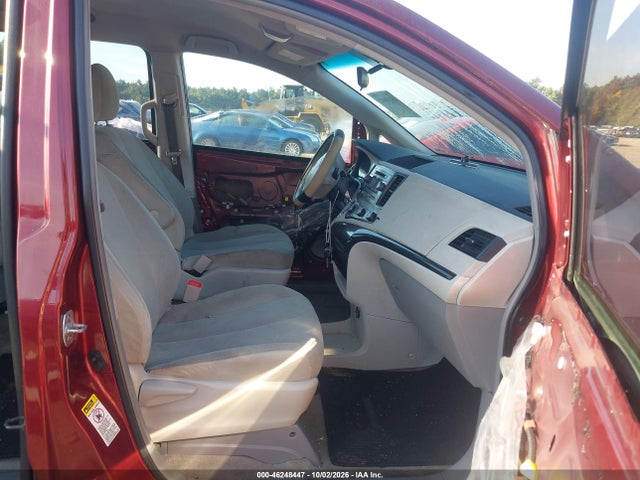 46248447 :رقم المزاد ، 5TDKA3DC2BS007026 vin ، 2011 Toyota Sienna مزاد بيع