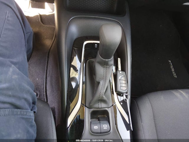 46248506 :رقم المزاد ، JTDEPRAE8LJ110857 vin ، 2020 Toyota Corolla Le مزاد بيع
