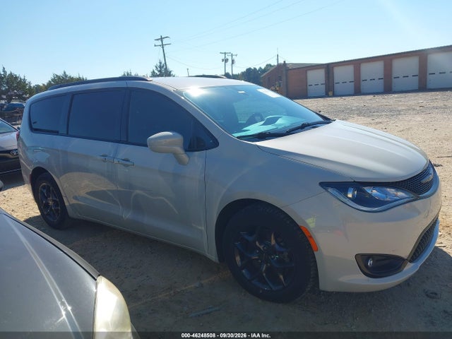 Продаж на аукціоні авто 2020 Chrysler Pacifica Touring L, vin: 2C4RC1BG5LR275176, номер лоту: 46248508