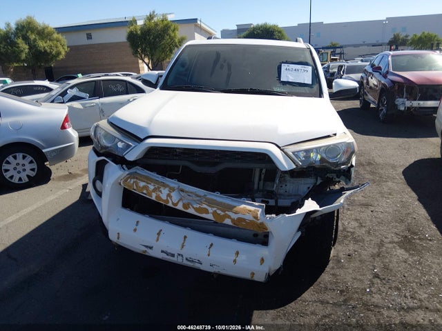 Toyota 4RUNNER SR5 2017 JTEZU5JR0H5150755 Image 13