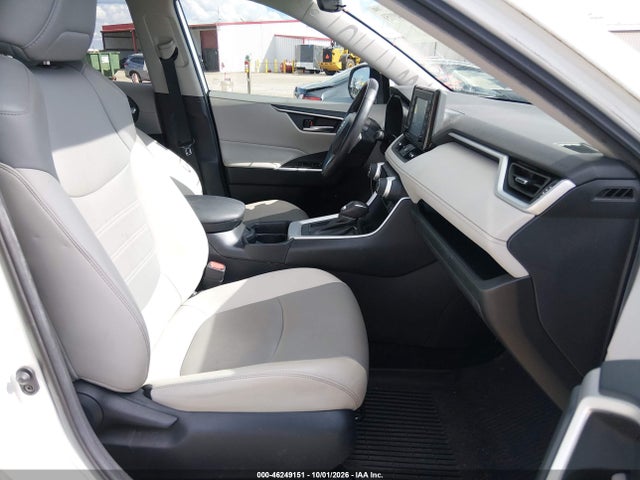 46249151 :رقم المزاد ، 2T3C1RFV9LW095353 vin ، 2020 Toyota Rav4 Xle Premium مزاد بيع