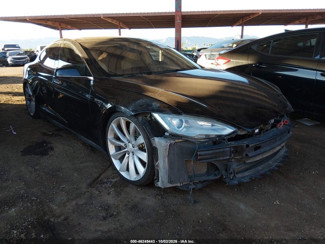 2013 Tesla Model S Performance მანქანა იყიდება აუქციონზე, vin: 5YJSA1CPXDFP21048, აუქციონის ნომერი: 46249443