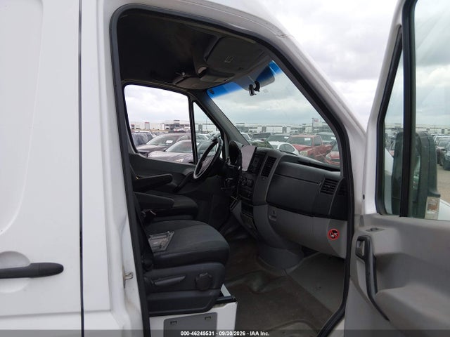46249531 :رقم المزاد ، WD3PE8CC5B5557278 vin ، 2011 Mercedes-benz Sprinter 2500 High Roof مزاد بيع