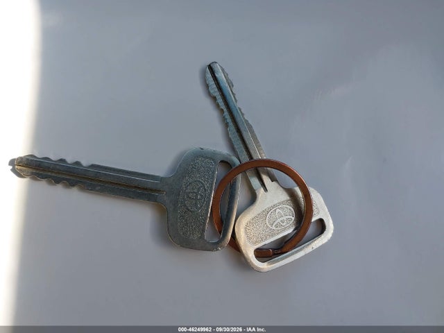 1992 Toyota Camry Le მანქანა იყიდება აუქციონზე, vin: JT2SK12E8N0080715, აუქციონის ნომერი: 46249962