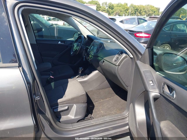 46250060 :رقم المزاد ، WVGAV7AX1FW545295 vin ، 2015 Volkswagen Tiguan S مزاد بيع