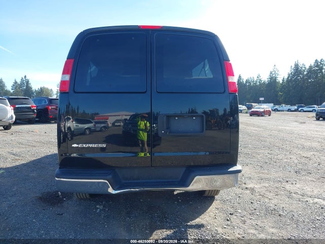 46250092 :رقم المزاد ، 1GAZGPFG8J1299421 vin ، 2018 Chevrolet Express 3500 Lt مزاد بيع