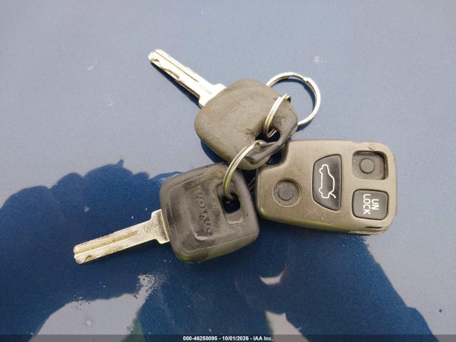 46250095 :رقم المزاد ، YV1NC53D32J028505 vin ، 2002 Volvo C70 Ht مزاد بيع