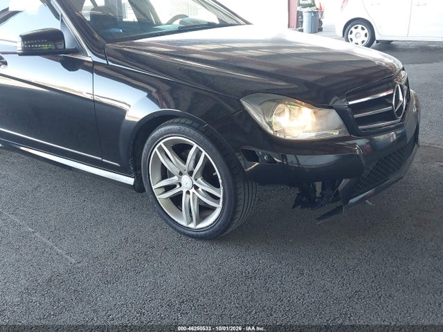 46250533 :رقم المزاد ، WDDGF4HB3EA888695 vin ، 2014 Mercedes-benz C 250 Luxury/sport مزاد بيع