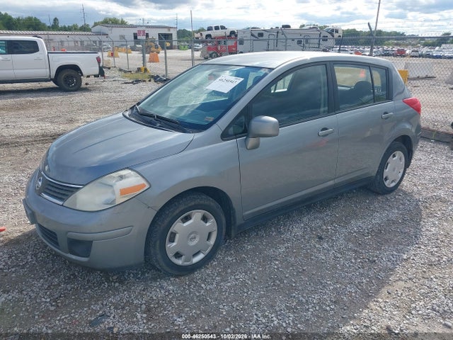 2009 Nissan Versa 1.8s მანქანა იყიდება აუქციონზე, vin: 3N1BC13E49L461010, აუქციონის ნომერი: 46250543
