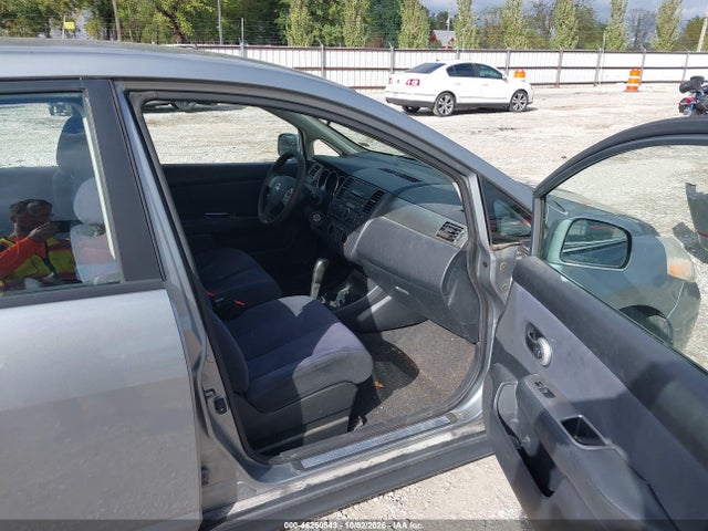 2009 Nissan Versa 1.8s მანქანა იყიდება აუქციონზე, vin: 3N1BC13E49L461010, აუქციონის ნომერი: 46250543