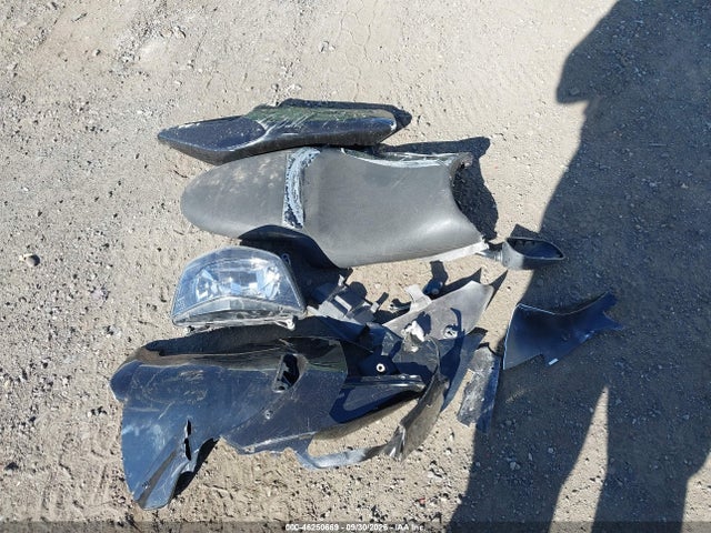 46250669 :رقم المزاد ، JH2SC3604WM002335 vin ، 1998 Honda Vtr1000 F مزاد بيع