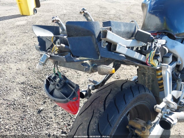 46250669 :رقم المزاد ، JH2SC3604WM002335 vin ، 1998 Honda Vtr1000 F مزاد بيع