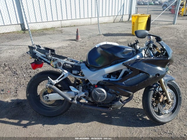 46250669 :رقم المزاد ، JH2SC3604WM002335 vin ، 1998 Honda Vtr1000 F مزاد بيع