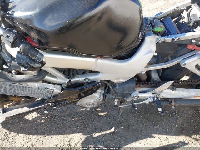 46250669 :رقم المزاد ، JH2SC3604WM002335 vin ، 1998 Honda Vtr1000 F مزاد بيع