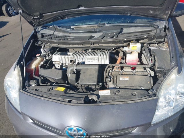 Toyota Prius Three 2015 JTDKN3DU8F1947329 Image 10