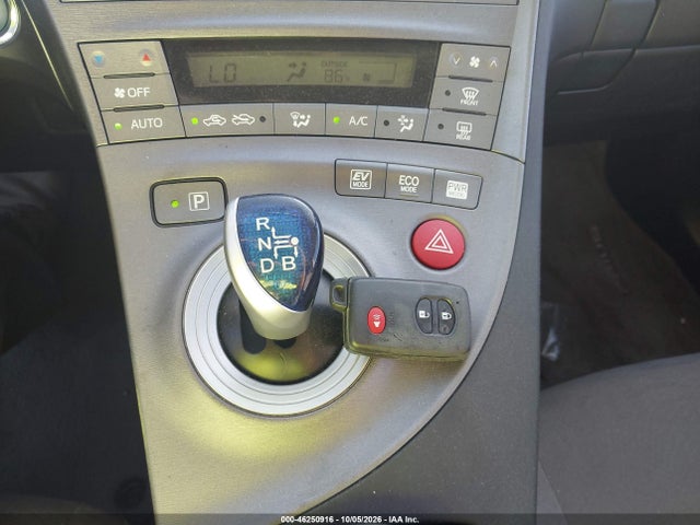 Toyota Prius Three 2015 JTDKN3DU8F1947329 Image 11