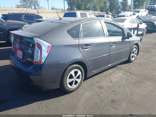 Toyota Prius Three 2015 JTDKN3DU8F1947329 Image 4