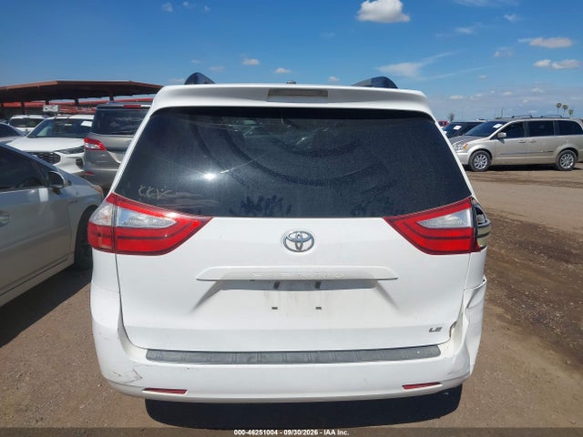 46251004 :رقم المزاد ، 5TDKK3DC4FS618761 vin ، 2015 Toyota Sienna Le 8 Passenger مزاد بيع