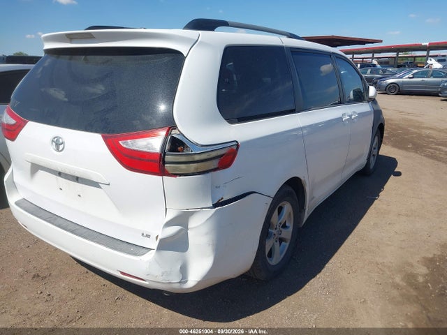 46251004 :رقم المزاد ، 5TDKK3DC4FS618761 vin ، 2015 Toyota Sienna Le 8 Passenger مزاد بيع