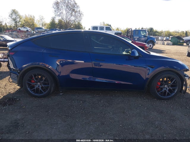 2021 Tesla Model Y Performance Dual Motor All-wheel Drive მანქანა იყიდება აუქციონზე, vin: 5YJYGDEFXMF252462, აუქციონის ნომერი: 46251039