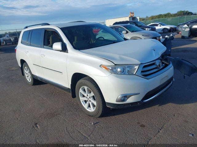 46251094 :رقم المزاد ، 5TDBK3EH8DS250933 vin ، 2013 Toyota Highlander Plus مزاد بيع