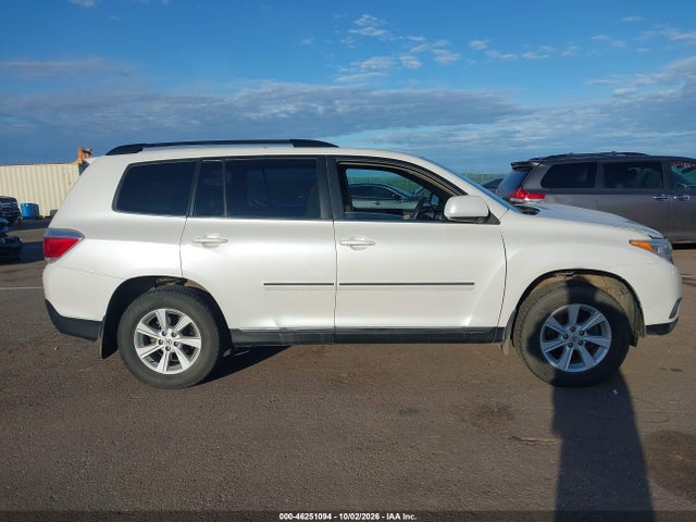 46251094 :رقم المزاد ، 5TDBK3EH8DS250933 vin ، 2013 Toyota Highlander Plus مزاد بيع