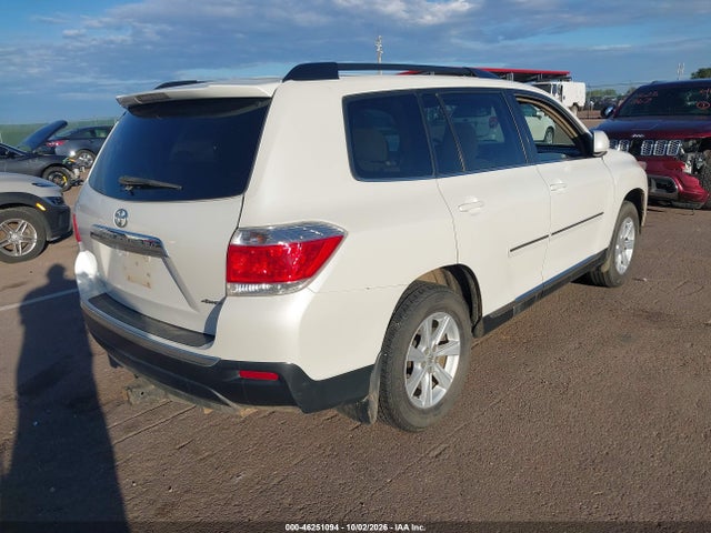 46251094 :رقم المزاد ، 5TDBK3EH8DS250933 vin ، 2013 Toyota Highlander Plus مزاد بيع