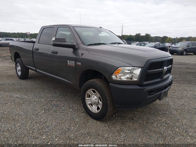 46251155 :رقم المزاد ، 3C63R3GT8JG285247 vin ، 2018 Ram 3500 Tradesman  4x4 8' Box مزاد بيع