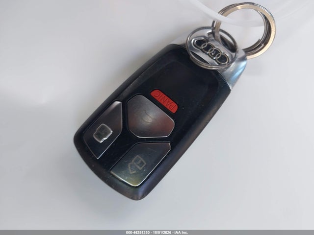 Продажа на аукционе авто 2017 Audi A4 2.0t Premium, vin: WAUENAF46HN070783, номер лота: 46251250