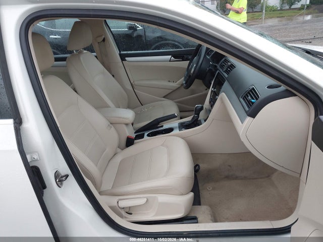 2013 Volkswagen Passat Se W/sunroof მანქანა იყიდება აუქციონზე, vin: 1VWBP7A37DC039434, აუქციონის ნომერი: 46251411