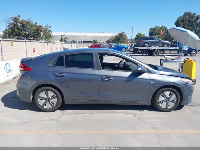 2020 Hyundai Ioniq Hybrid Blue მანქანა იყიდება აუქციონზე, vin: KMHC65LC4LU208874, აუქციონის ნომერი: 46251603