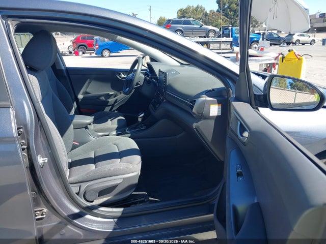 2020 Hyundai Ioniq Hybrid Blue მანქანა იყიდება აუქციონზე, vin: KMHC65LC4LU208874, აუქციონის ნომერი: 46251603