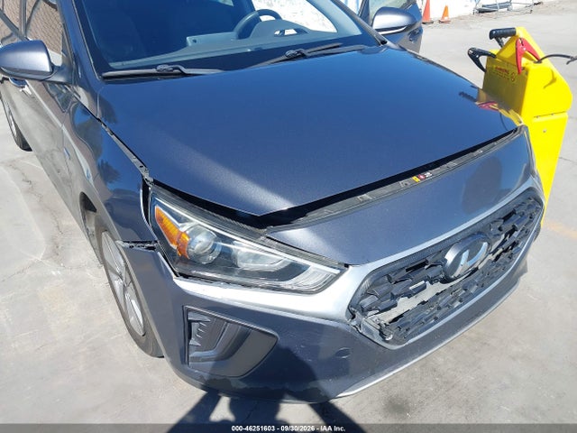 2020 Hyundai Ioniq Hybrid Blue მანქანა იყიდება აუქციონზე, vin: KMHC65LC4LU208874, აუქციონის ნომერი: 46251603