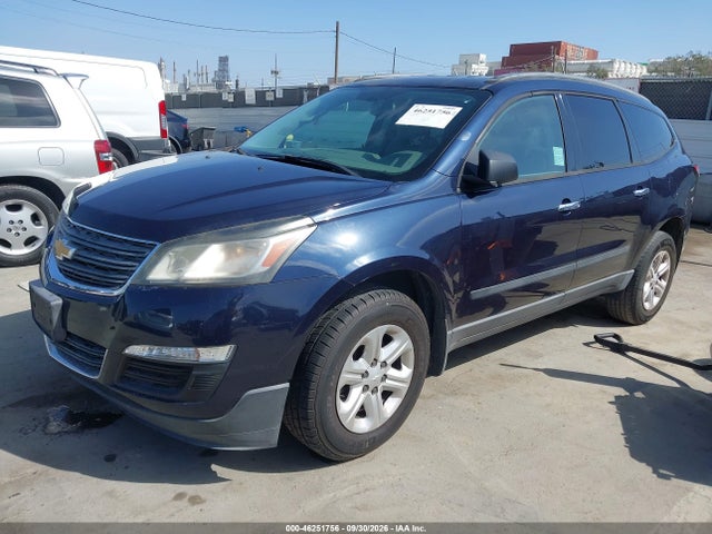 Chevrolet Traverse Ls 2015 1GNKRFED6FJ267327 Image 2