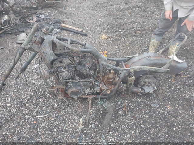 46251841 :رقم المزاد ، 1HFSC1814NA600319 vin ، 1992 Honda Vt1100 C مزاد بيع