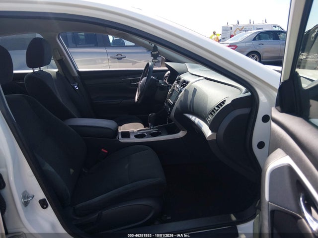 2015 Nissan Altima 2.5/2.5 S/2.5 Sl/2.5 Sv მანქანა იყიდება აუქციონზე, vin: 1N4AL3AP2FC266495, აუქციონის ნომერი: 46251953