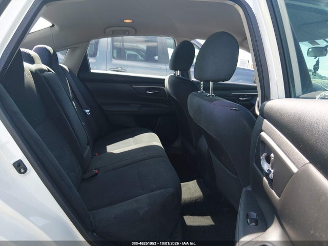 2015 Nissan Altima 2.5/2.5 S/2.5 Sl/2.5 Sv მანქანა იყიდება აუქციონზე, vin: 1N4AL3AP2FC266495, აუქციონის ნომერი: 46251953