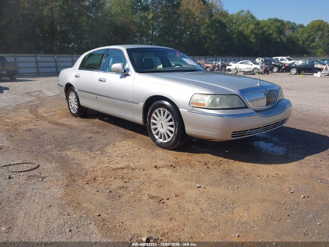 Продажа на аукционе авто 2005 Lincoln Town Car Signature, vin: 1LNHM81W95Y622948, номер лота: 46252203