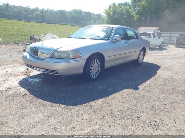 Продажа на аукционе авто 2005 Lincoln Town Car Signature, vin: 1LNHM81W95Y622948, номер лота: 46252203