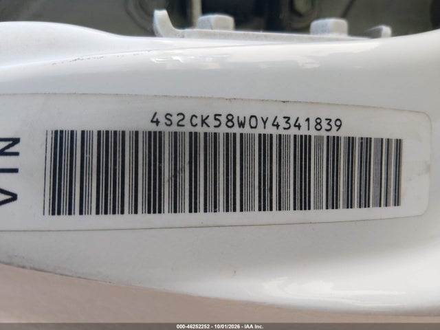 46252252 :رقم المزاد ، 4S2CK58W0Y4341839 vin ، 2000 Isuzu Rodeo Ls/lse/s 3.2l مزاد بيع