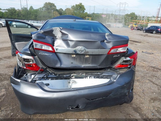 46252379 :رقم المزاد ، 4T4BF1FK5ER353888 vin ، 2014 Toyota Camry Xle مزاد بيع