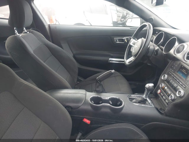 Ford Mustang V6 2017 1FA6P8AM2H5330720 Image 5
