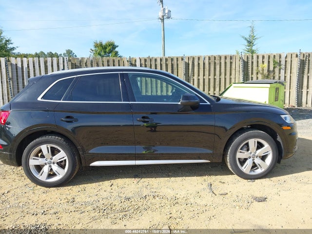 46252761 :رقم المزاد ، WA1BNAFY1J2004586 vin ، 2018 Audi Q5 2.0t Premium/2.0t Tech Premium مزاد بيع